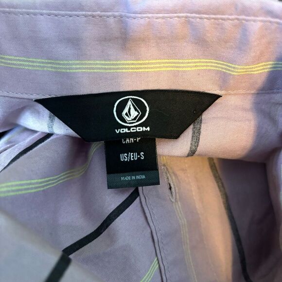 Volcom Warbler Short Sleeve Button Down Woven Nirvana Mens Purple Size Small NWT - Picture 6 of 6